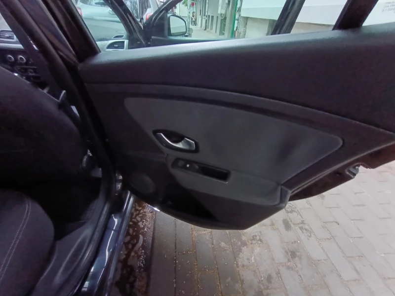 Renault Megane 3, снимка 5 - Автомобили и джипове - 51201867