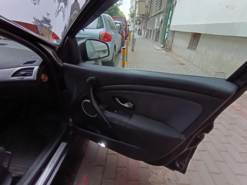 Renault Megane 3, снимка 6 - Автомобили и джипове - 51201867