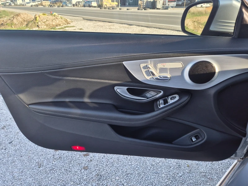 Mercedes-Benz C 300 2.0i 245Ps. Avtomat AMG PAKET, снимка 15 - Автомобили и джипове - 52815967