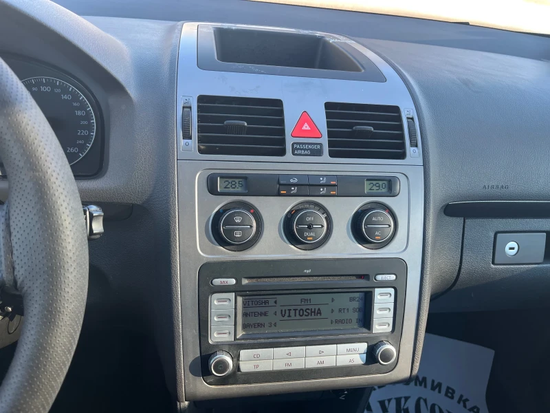 VW Touran 1.9TDI 6+ 1 места, снимка 10 - Автомобили и джипове - 52956165