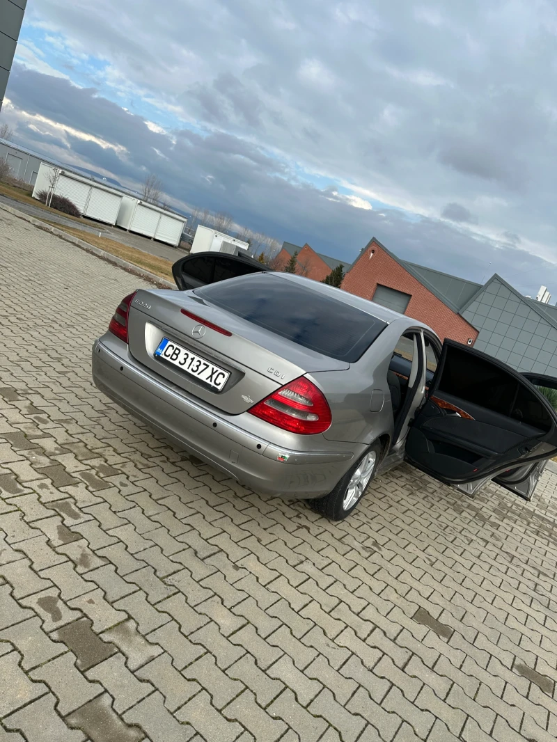 Mercedes-Benz E 220 W211, снимка 10 - Автомобили и джипове - 53294454