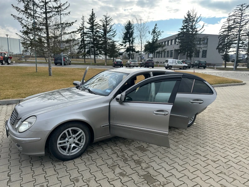 Mercedes-Benz E 220 W211, снимка 12 - Автомобили и джипове - 53294454