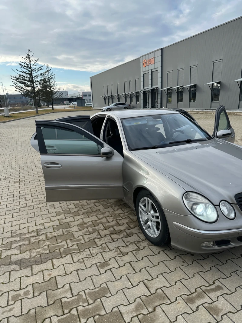 Mercedes-Benz E 220 W211, снимка 14 - Автомобили и джипове - 53294454