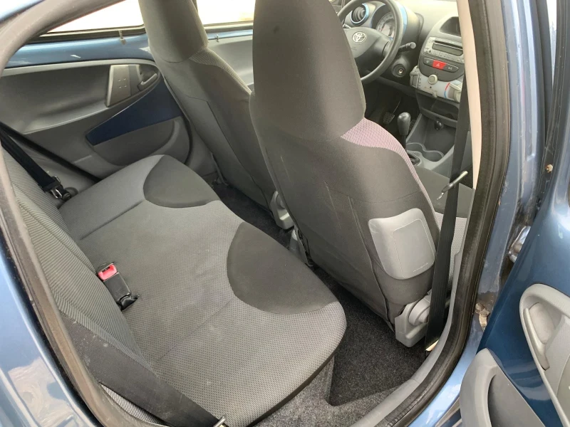Toyota Aygo 1.4 Diesel 40kW Климатик, снимка 16 - Автомобили и джипове - 53458877