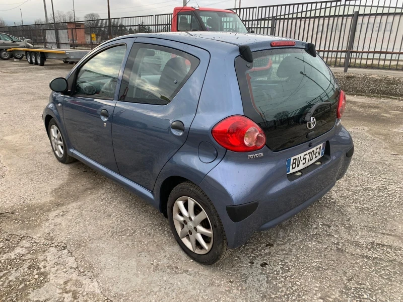 Toyota Aygo 1.4 Diesel 40kW Климатик, снимка 7 - Автомобили и джипове - 53458877
