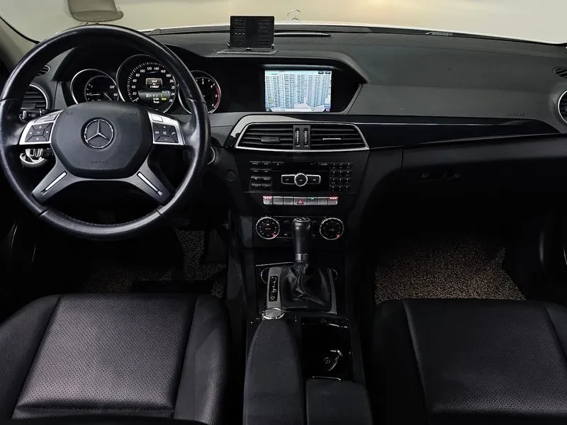 Mercedes-Benz C 220 CDI Avantgarde - САМО 30% АВАНС!, снимка 13 - Автомобили и джипове - 55986497