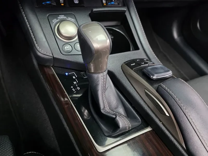 Lexus ES 300H Supreme Xv60, снимка 9 - Автомобили и джипове - 56116097