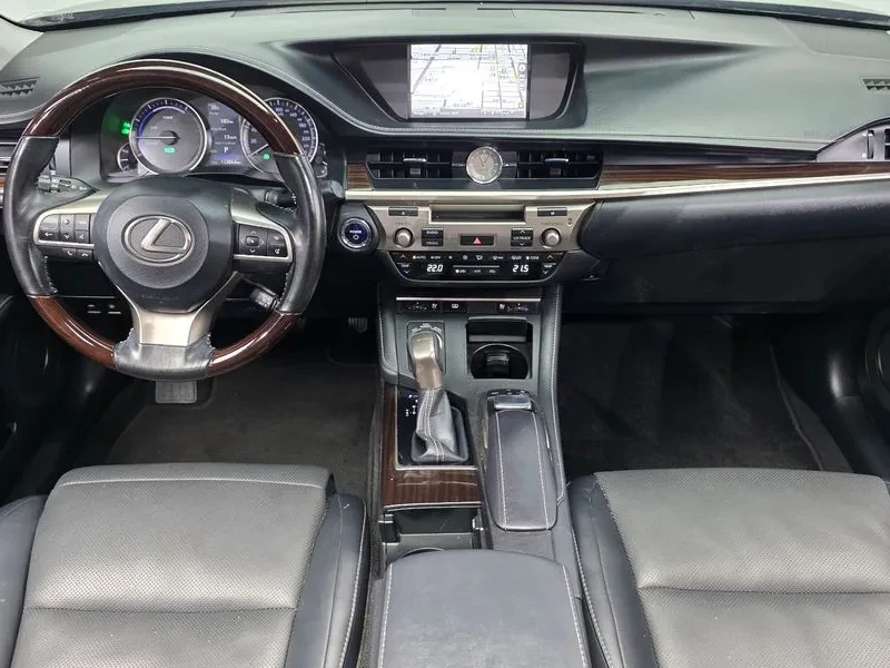 Lexus ES 300H Supreme Xv60, снимка 7 - Автомобили и джипове - 56116097