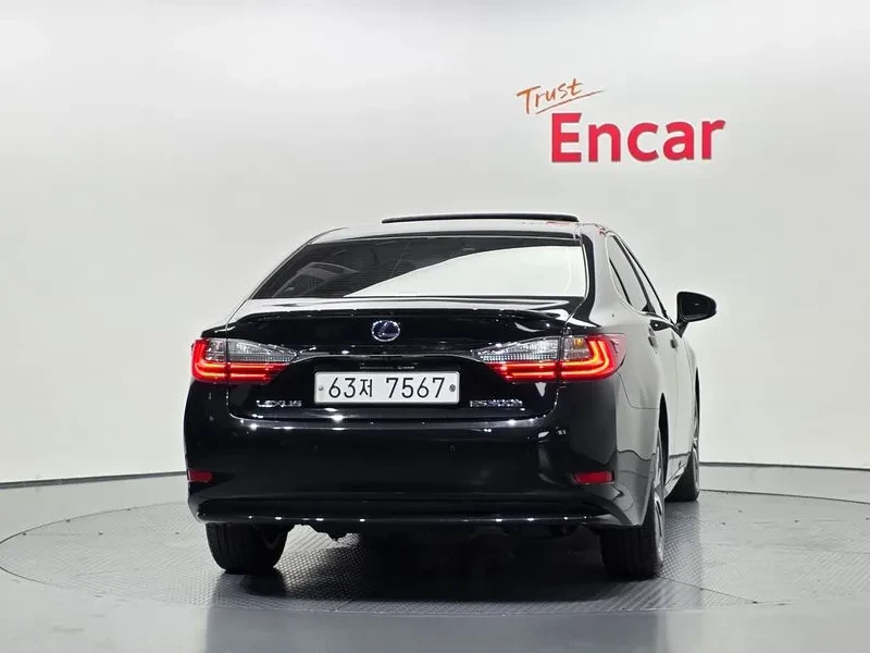 Lexus ES 300H Supreme Xv60, снимка 4 - Автомобили и джипове - 56116097