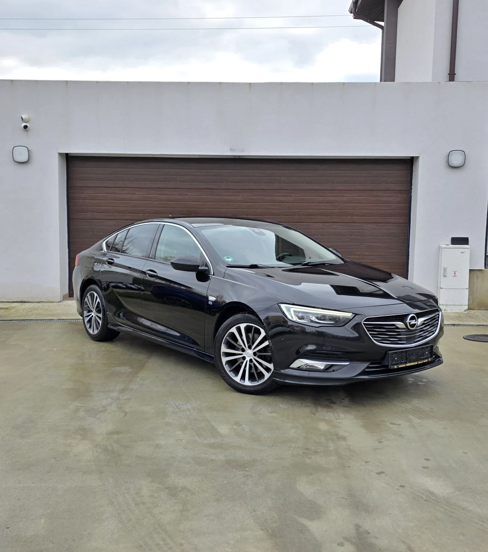 Opel Insignia OPC Exclusive, снимка 1