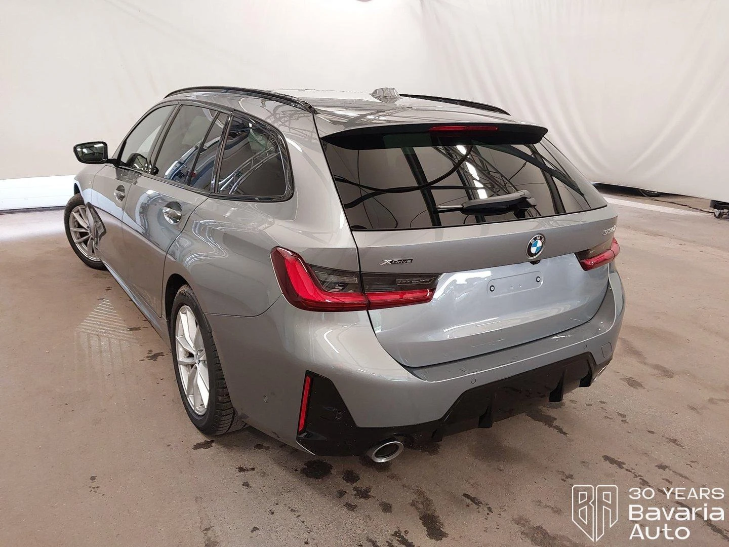 BMW 330 i xDrive Touring M Sport Paket - изображение 2