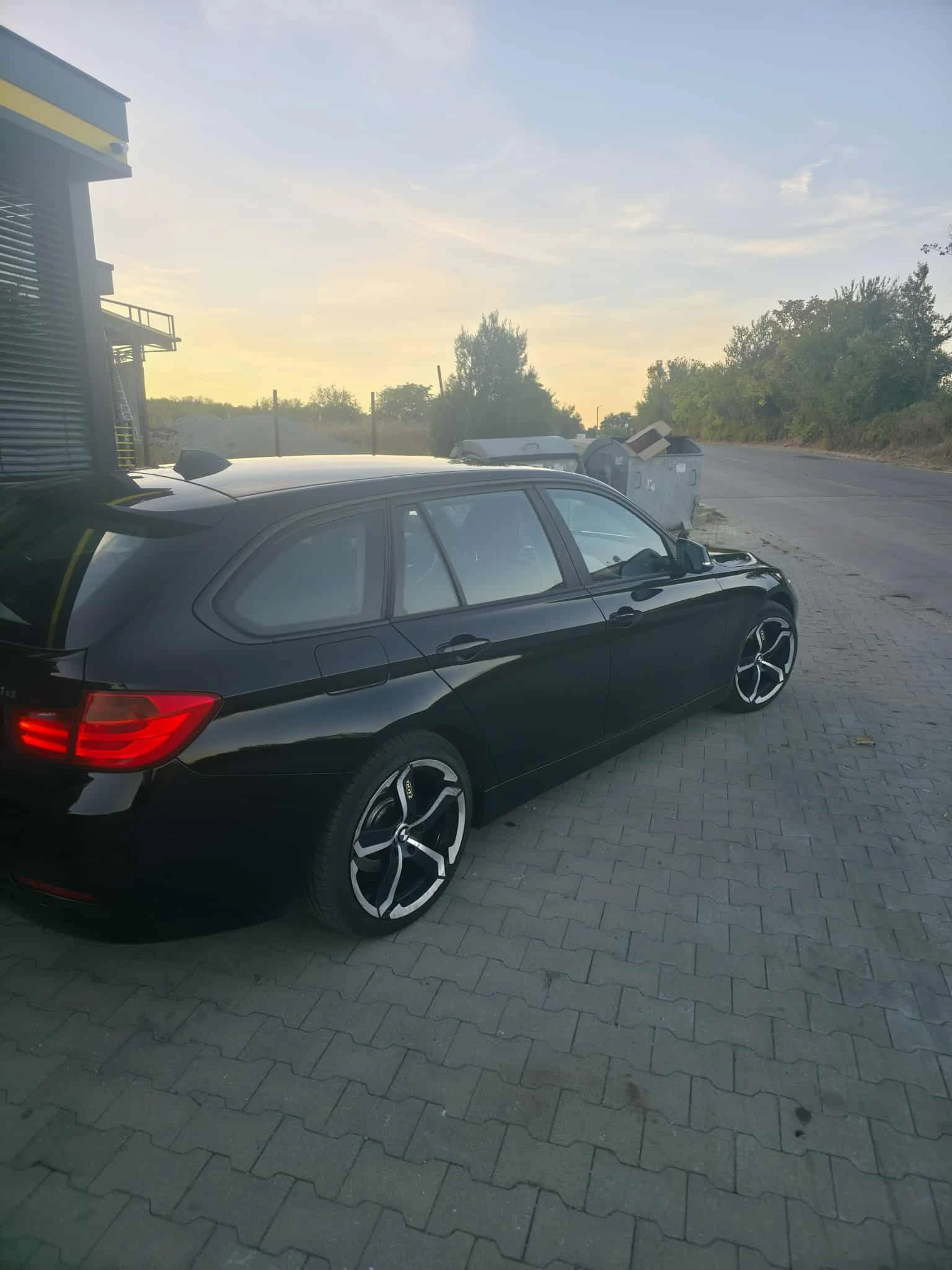 BMW 320  - изображение 9