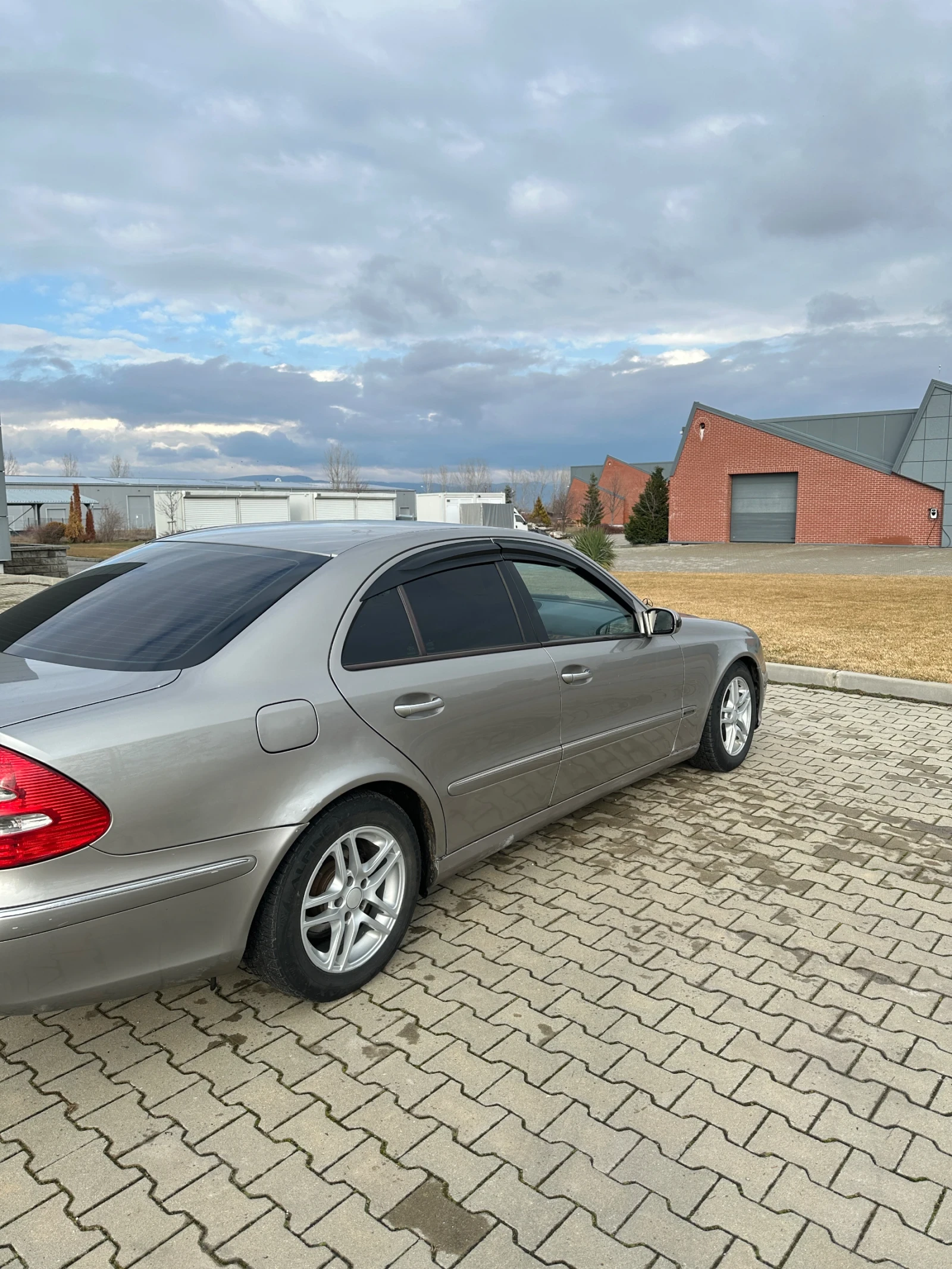 Mercedes-Benz E 220 W211 - изображение 8