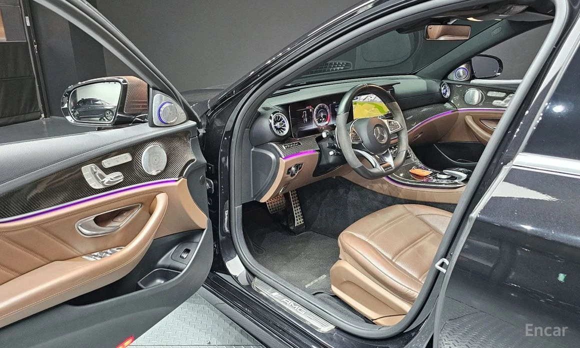 Mercedes-Benz E 63 AMG BURMESTER / 360 КАМЕРИ / PANO / ОБДУХВАНЕ/ HAED UP, снимка 9 - Автомобили и джипове - 54169647