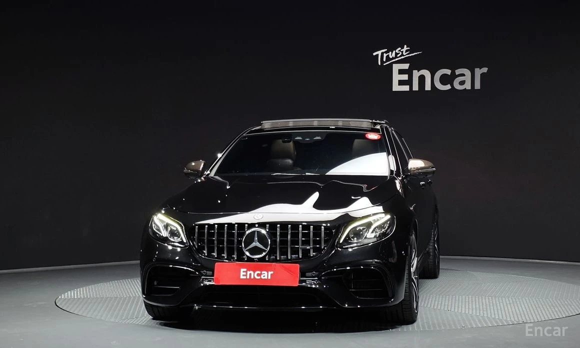 Mercedes-Benz E 63 AMG BURMESTER / 360 КАМЕРИ / PANO / ОБДУХВАНЕ/ HAED UP, снимка 3 - Автомобили и джипове - 54169647