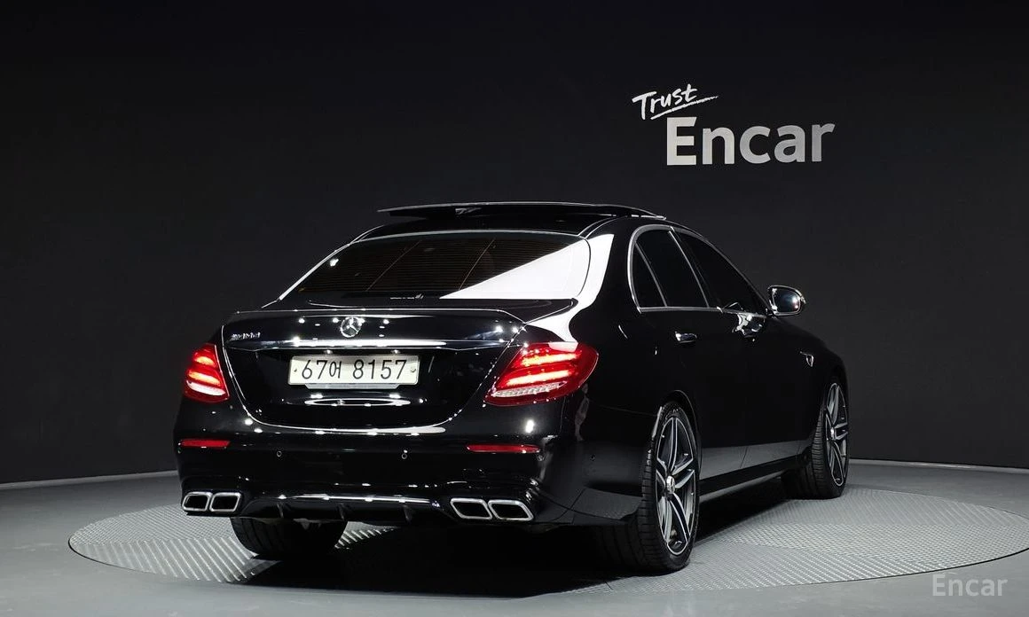 Mercedes-Benz E 63 AMG BURMESTER / 360 КАМЕРИ / PANO / ОБДУХВАНЕ/ HAED UP, снимка 2 - Автомобили и джипове - 54169647