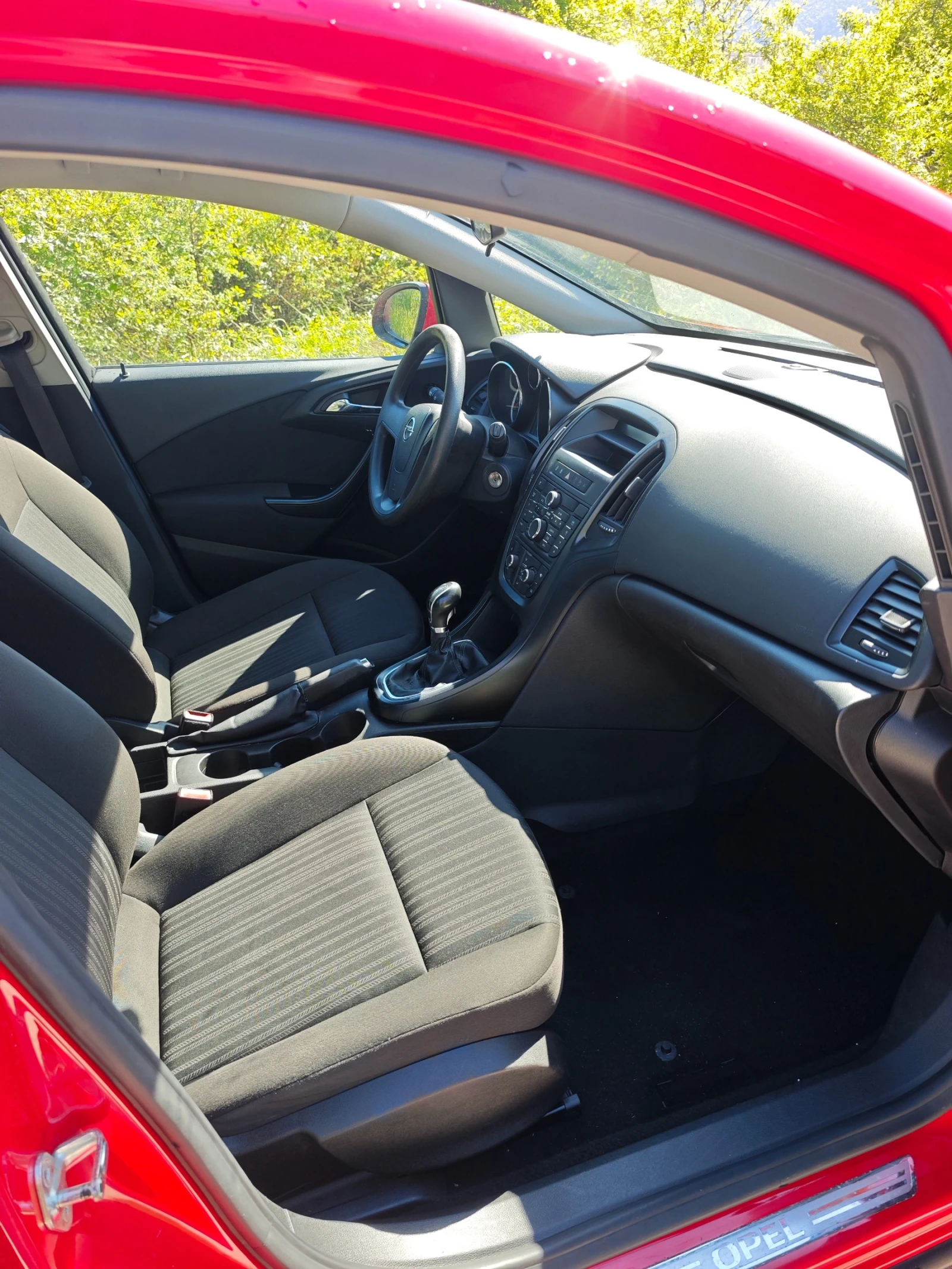 Opel Astra 1.4I НОВ ВНОС, снимка 4 - Автомобили и джипове - 54368839