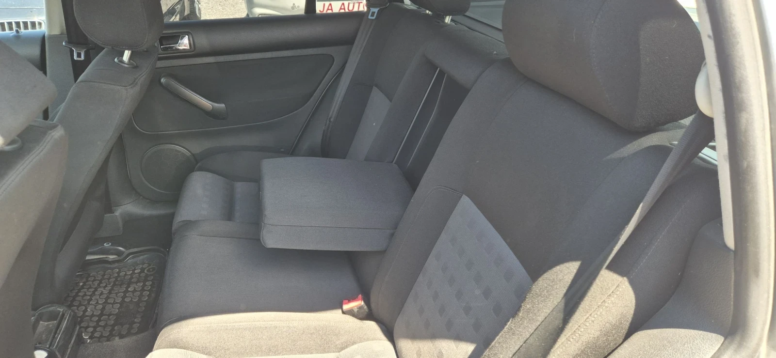 VW Bora 1.9TDI-101ксКЛИМА, снимка 10 - Автомобили и джипове - 54425660