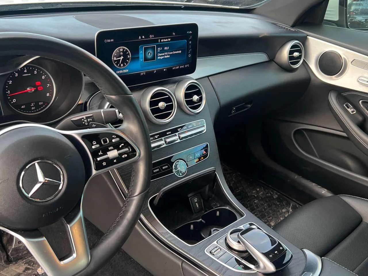Mercedes-Benz C 300 4МАТIC* DISTRONIC* АВТОКРЕДИТ* , снимка 9 - Автомобили и джипове - 54542818