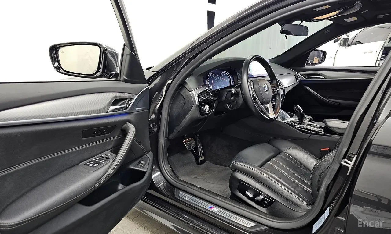 BMW 530 G30 530i xDrive, снимка 10 - Автомобили и джипове - 54749452