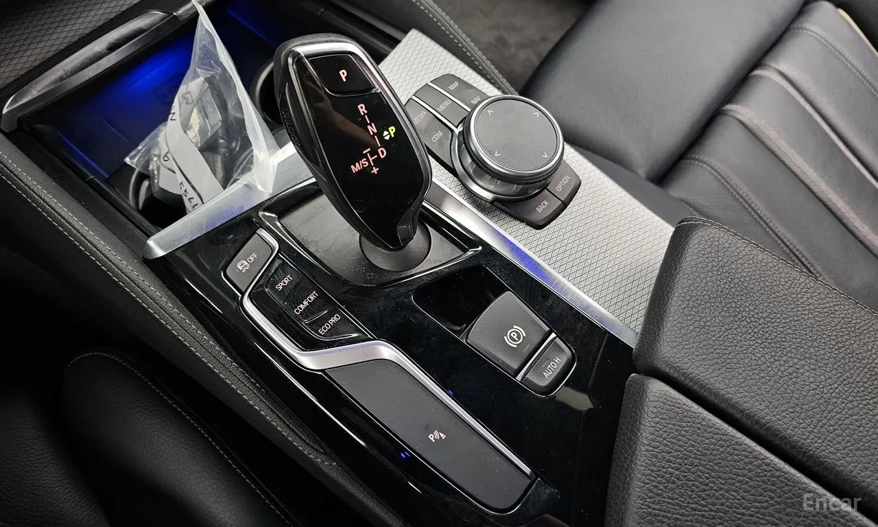 BMW 530 G30 530i xDrive, снимка 9 - Автомобили и джипове - 54749452