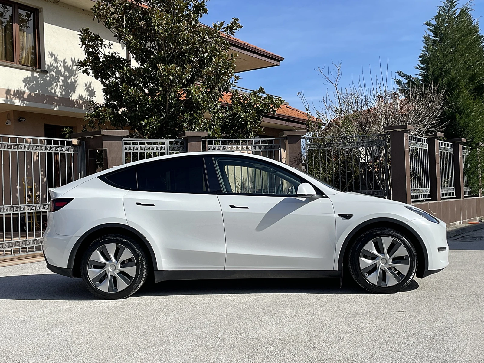Tesla Model Y Long Range 4x4 Европейска Гаранция, снимка 6 - Автомобили и джипове - 55603936