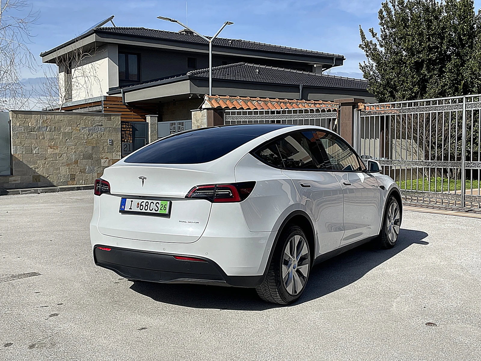 Tesla Model Y Long Range 4x4 Европейска Гаранция, снимка 8 - Автомобили и джипове - 55603936