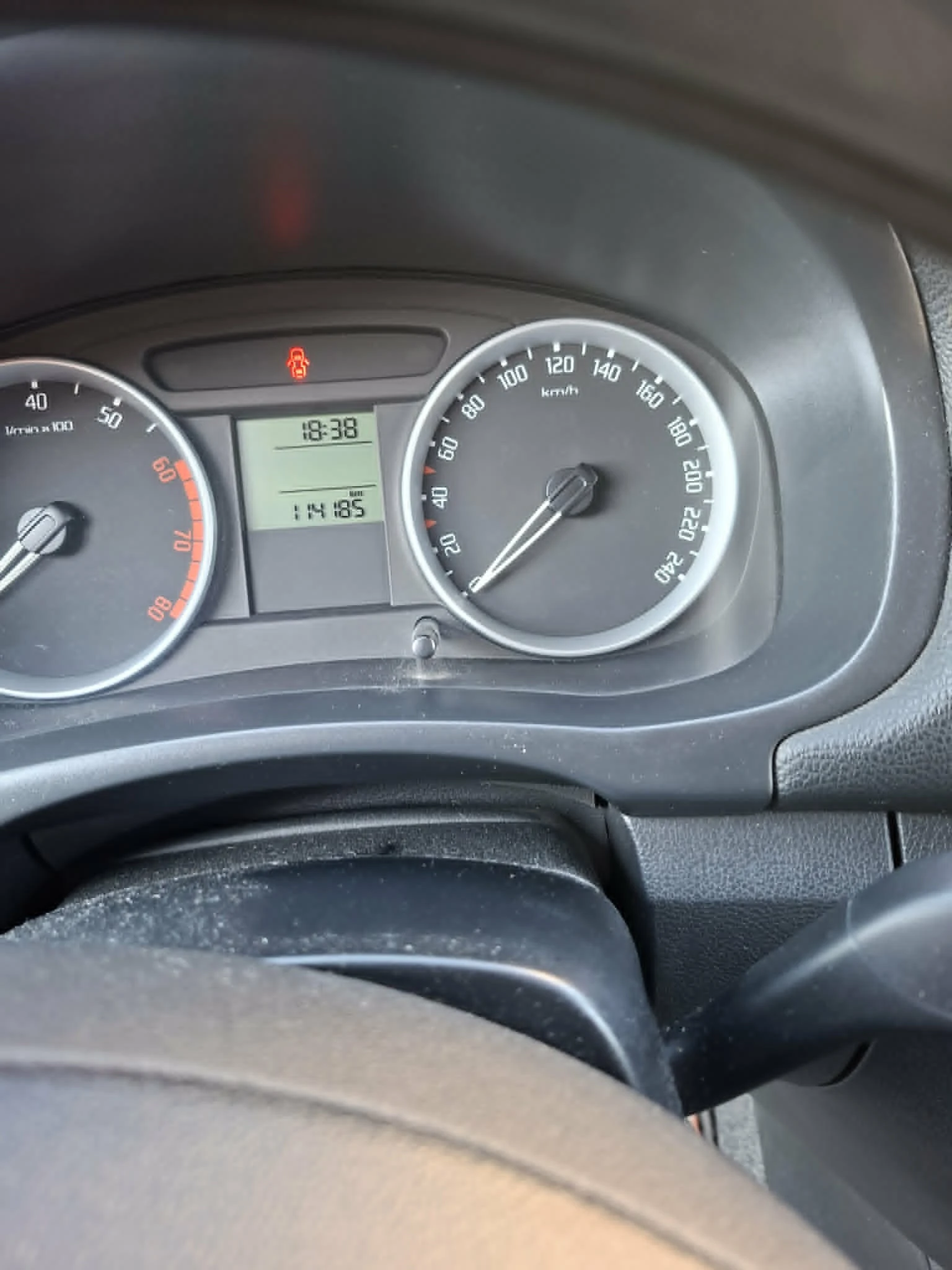 Skoda Fabia 1.2, снимка 10 - Автомобили и джипове - 55695389