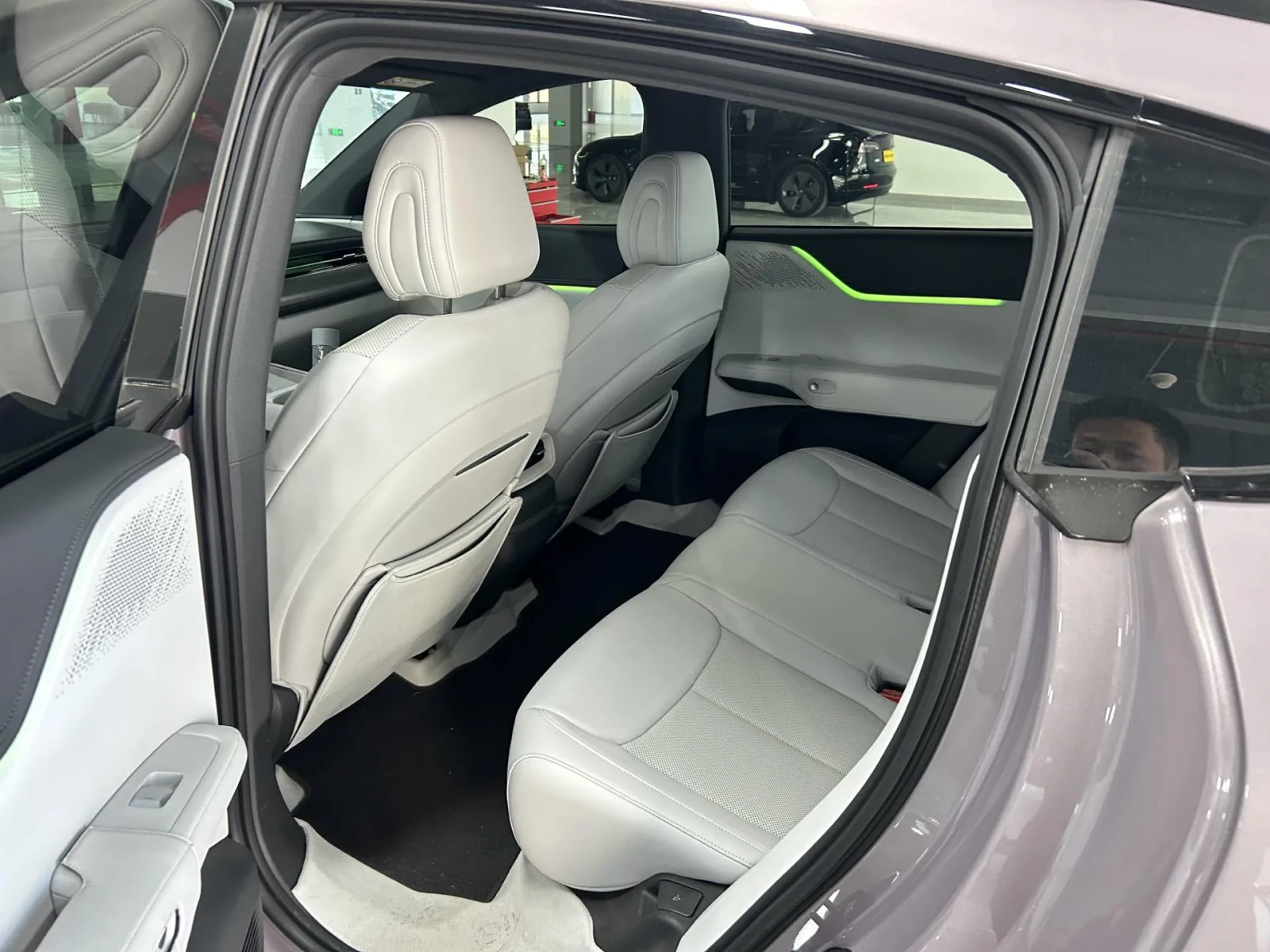 Xpeng G6 RWD 68.5kWh Max Tech Edition, снимка 8 - Автомобили и джипове - 55995074