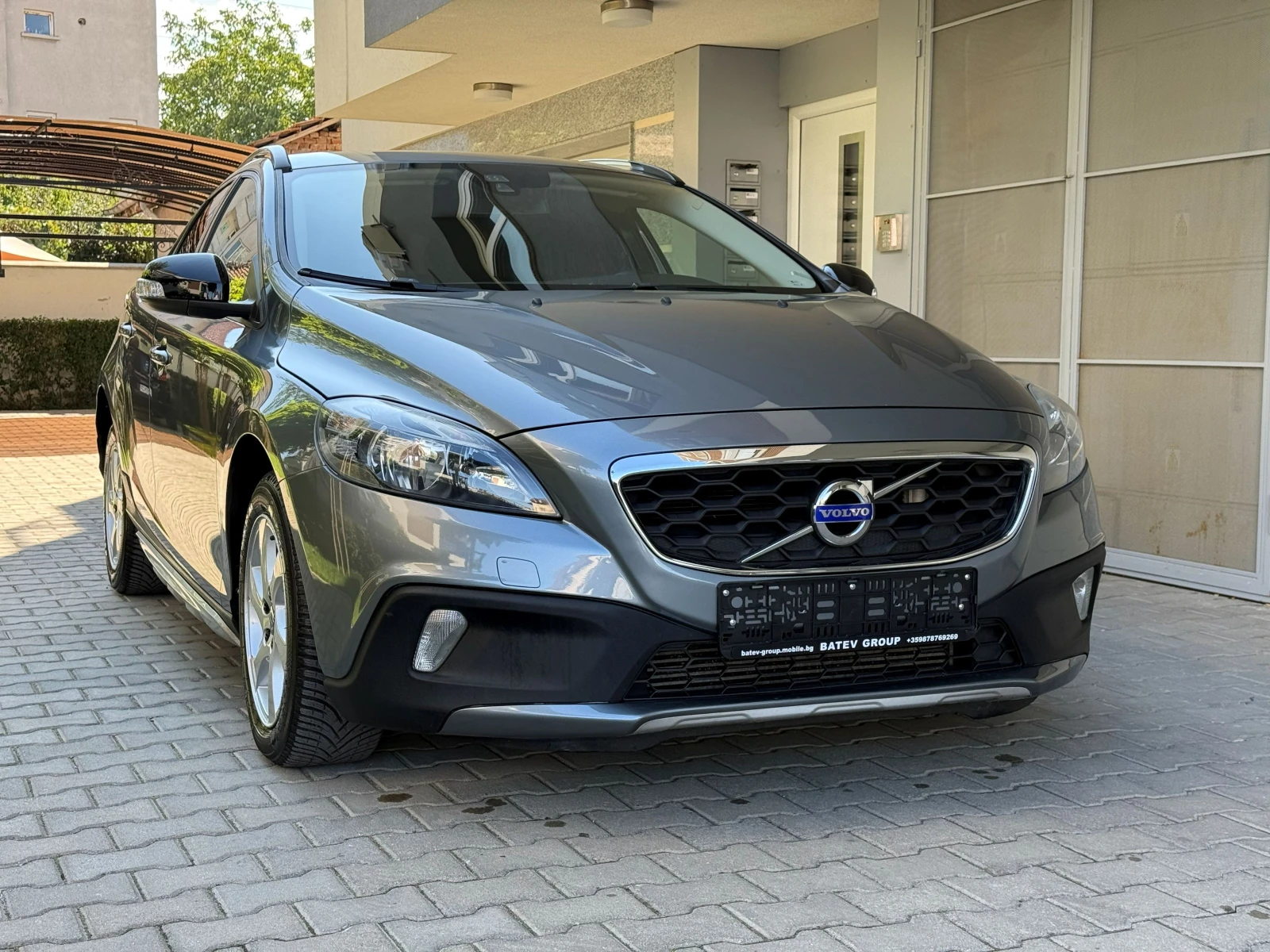 Volvo V40 Cross-Country-2.0D-AVTOMAT-150к.с-ШВЕЙЦАРИЯ, снимка 3 - Автомобили и джипове - 56120636