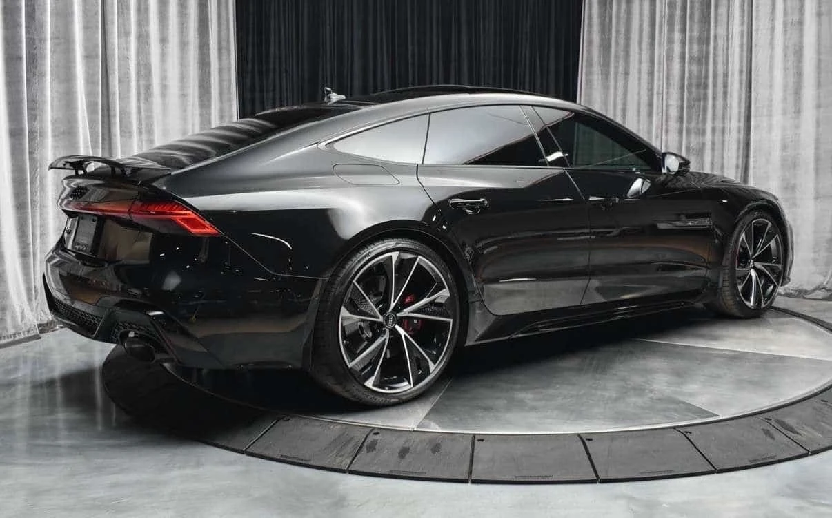 Audi Rs7 / ЦЕНА ДО БЪЛГАРИЯ С ВСИЧКИ ТАКСИ /, снимка 3 - Автомобили и джипове - 56175911