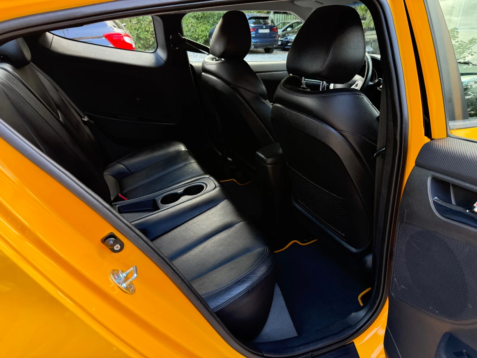 Hyundai Veloster  1.6GDi 140k.c. | Mobile.bg � ����������� 9