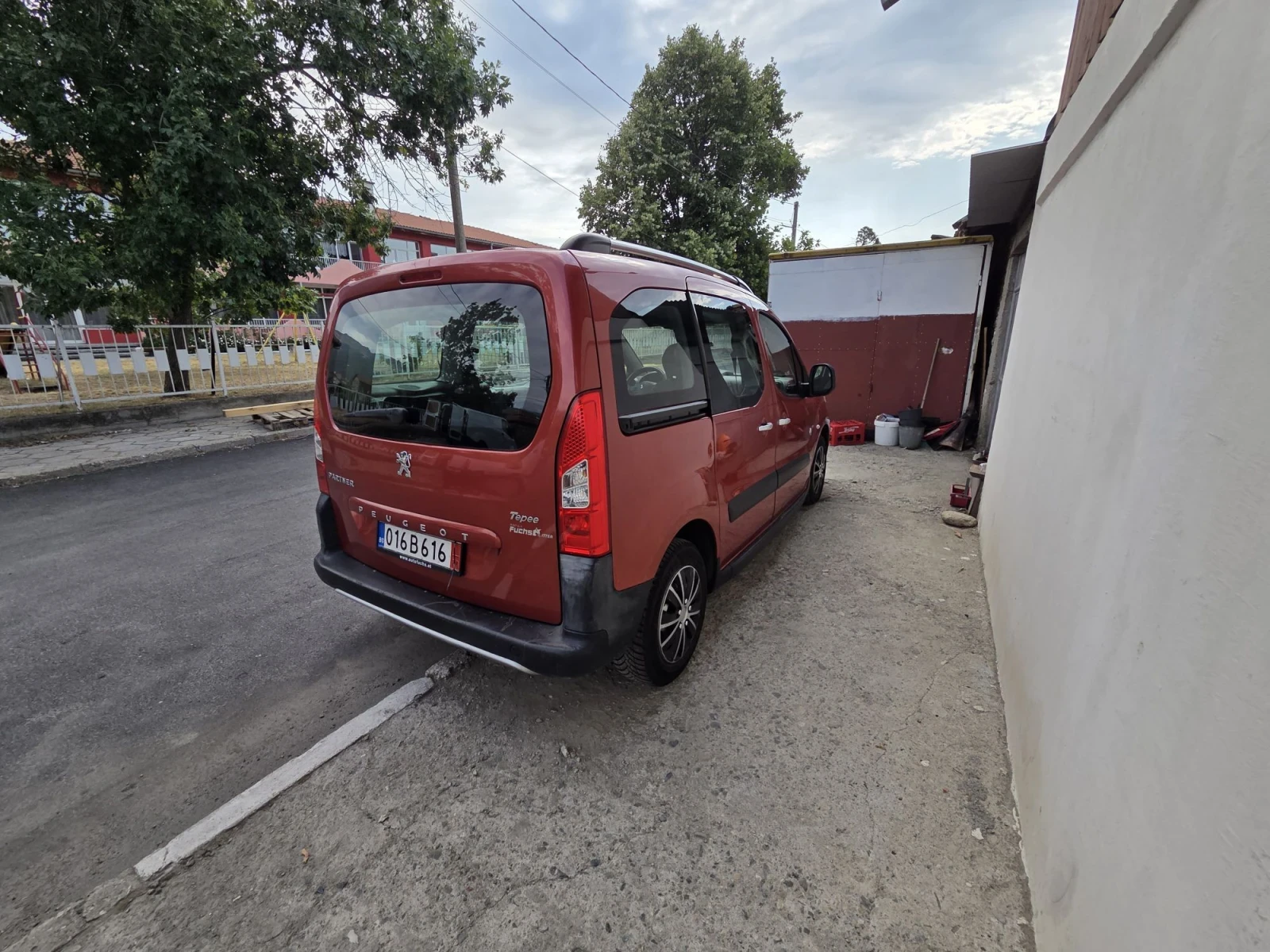 Peugeot Partner 1.6 TDI КЛИМА , снимка 4 - Автомобили и джипове - 56241495