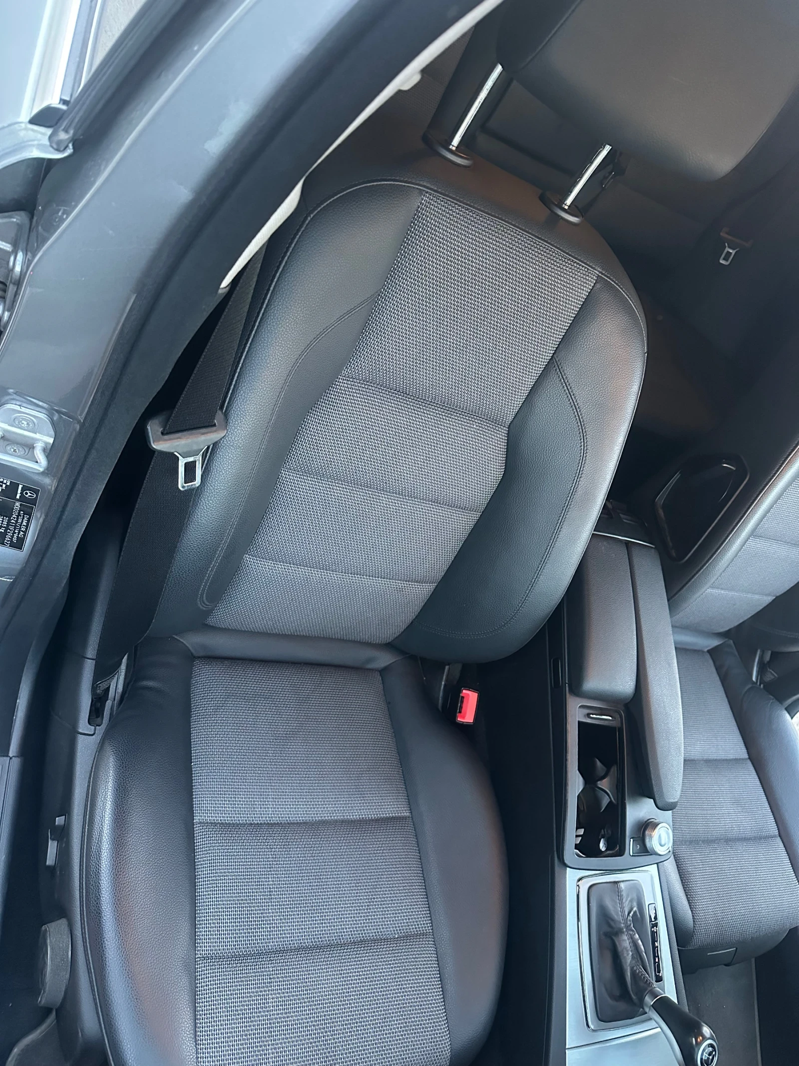 Mercedes-Benz C 200, снимка 11 - Автомобили и джипове - 56507964