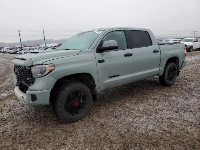 Toyota Tundra CREWMAX SR5, Сервизна История, Минимална щета!, снимка 2 - Автомобили и джипове - 48721731