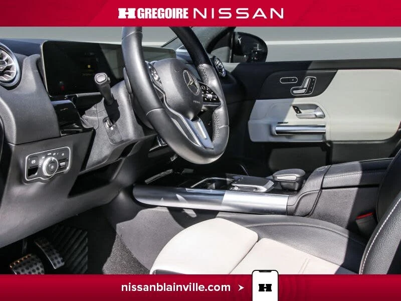 Mercedes-Benz GLA 250 4MATIC* AMG* AMBIENT* ПОДГРЕВ* КАМЕРА* КЕЙЛЕС, снимка 8 - Автомобили и джипове - 53408152