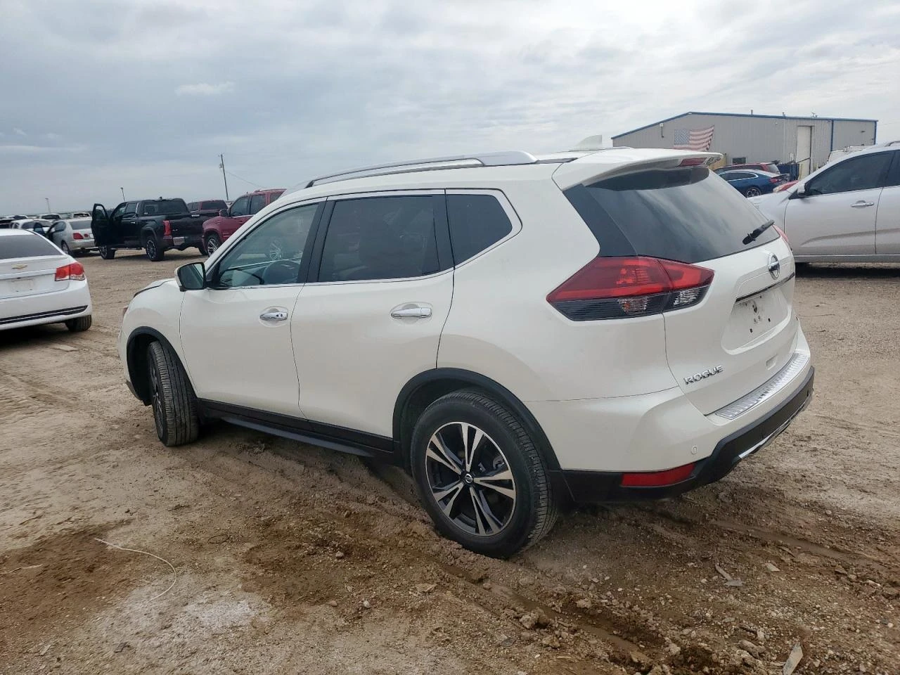Nissan Rogue  - изображение 3