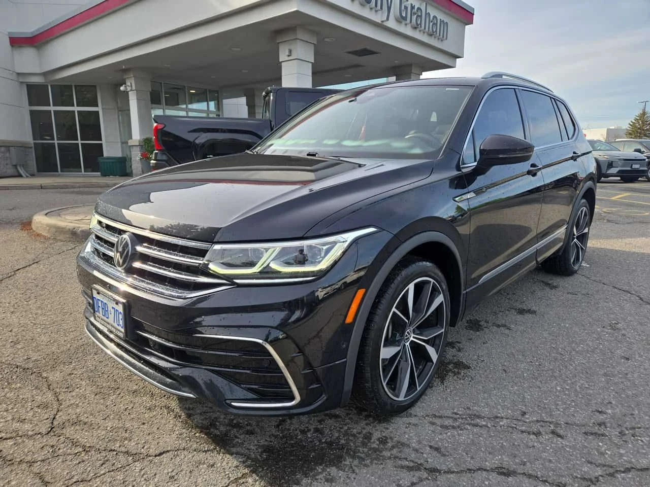 VW Tiguan * Highline R Line * CARFAX * ПОДГРЕВИ * ПАНО * , снимка 15 - Автомобили и джипове - 54884912