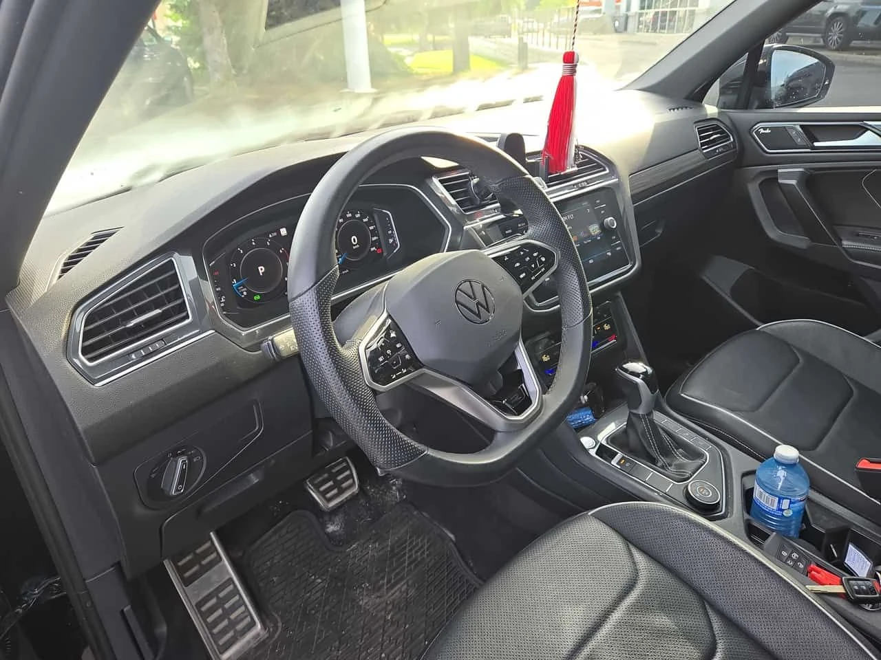 VW Tiguan * Highline R Line * CARFAX * ПОДГРЕВИ * ПАНО * , снимка 5 - Автомобили и джипове - 54884912