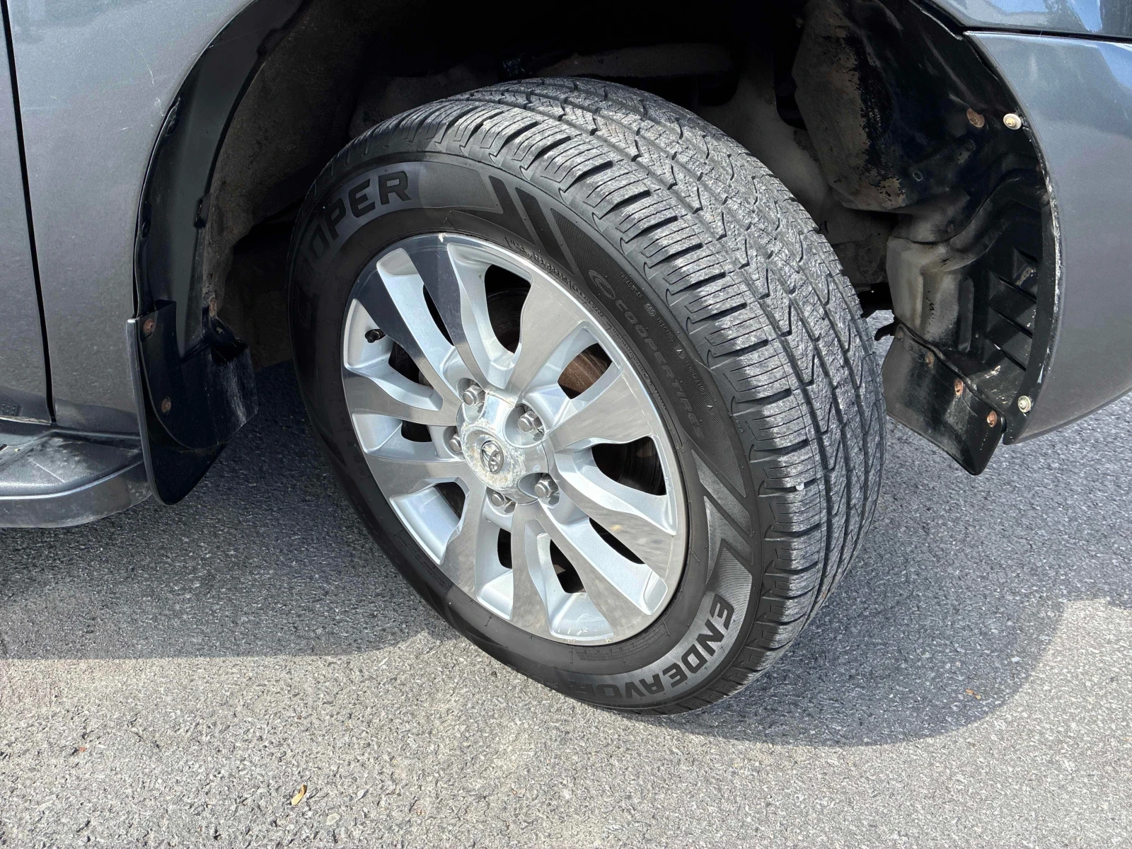 Toyota Sequoia * Platinum * АВТОКРЕДИТ БЕЗ ПЪРВОНАЧАЛНА ВНОСКА* , снимка 7 - Автомобили и джипове - 56038762