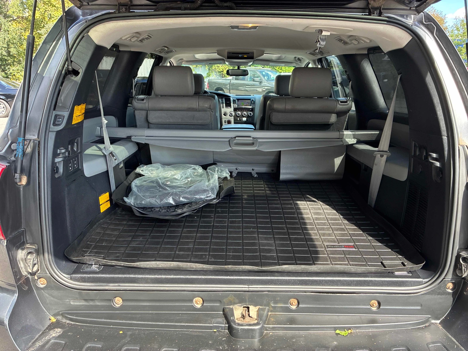 Toyota Sequoia * Platinum * АВТОКРЕДИТ БЕЗ ПЪРВОНАЧАЛНА ВНОСКА* , снимка 13 - Автомобили и джипове - 56038762