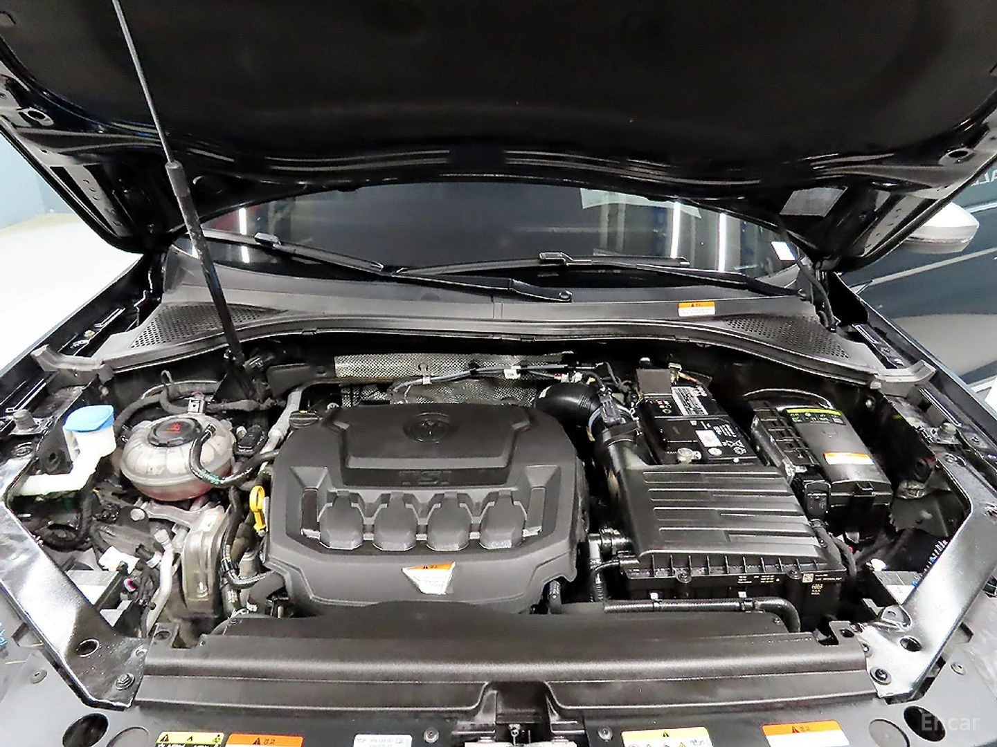 VW Tiguan PRESTIGE - DISTRONIC - ПОДГРЕВИ - ОБДУХ - 360 -, снимка 17 - Автомобили и джипове - 56103461