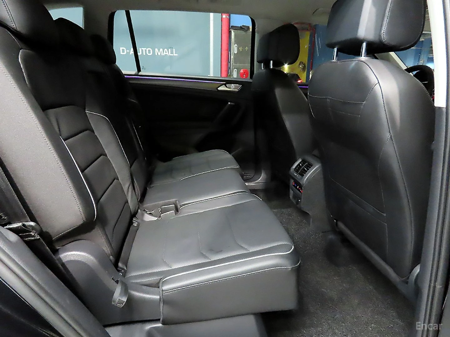 VW Tiguan PRESTIGE - DISTRONIC - ПОДГРЕВИ - ОБДУХ - 360 -, снимка 9 - Автомобили и джипове - 56103461