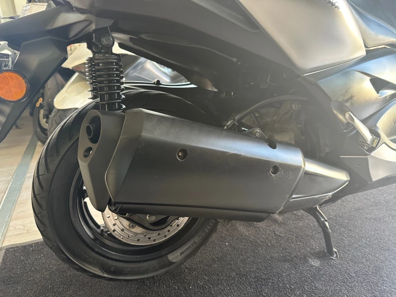 Yamaha X-max 300i ABS/ТС/LED 06.2017г., снимка 9 - Мотоциклети и мототехника - 51664231