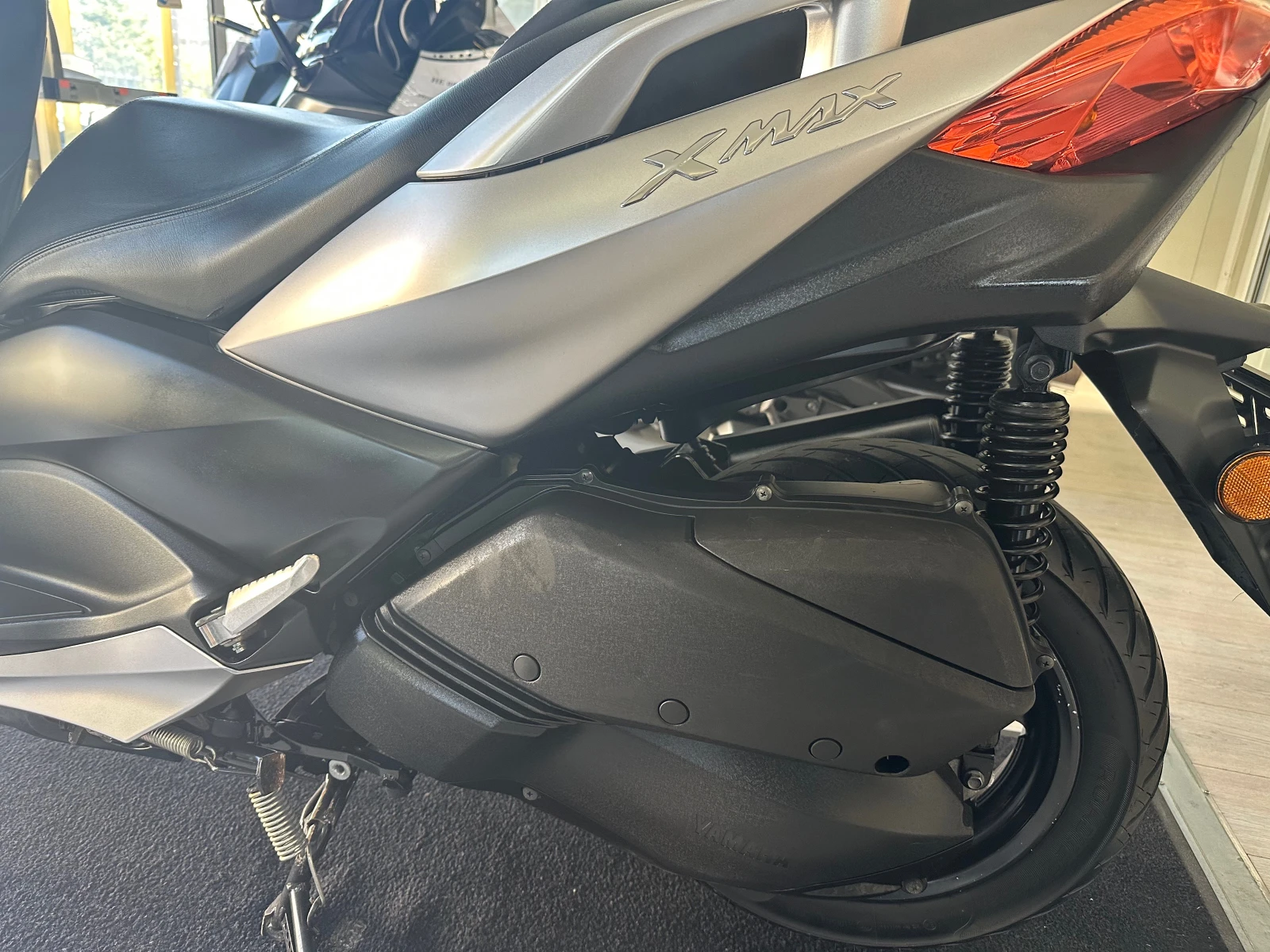 Yamaha X-max 300i ABS/ТС/LED 06.2017г. - изображение 10