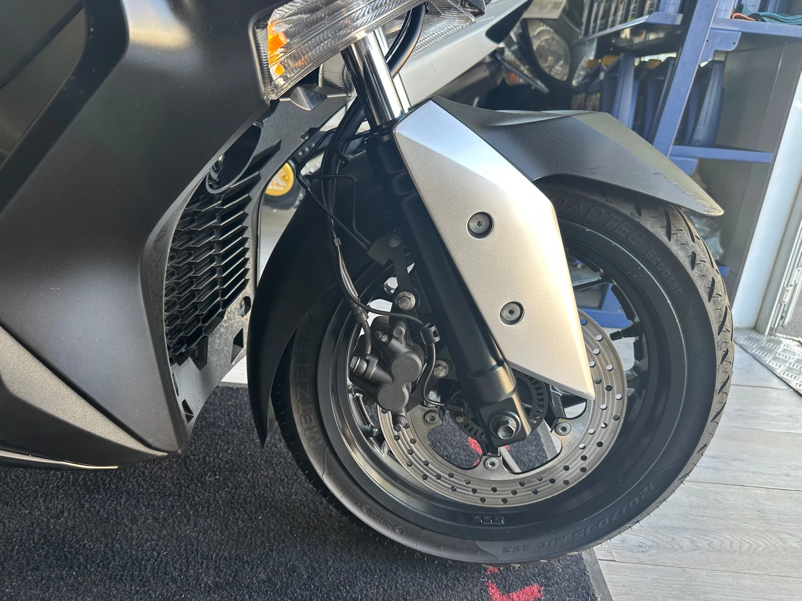 Yamaha X-max 300i ABS/ТС/LED 06.2017г. - изображение 8