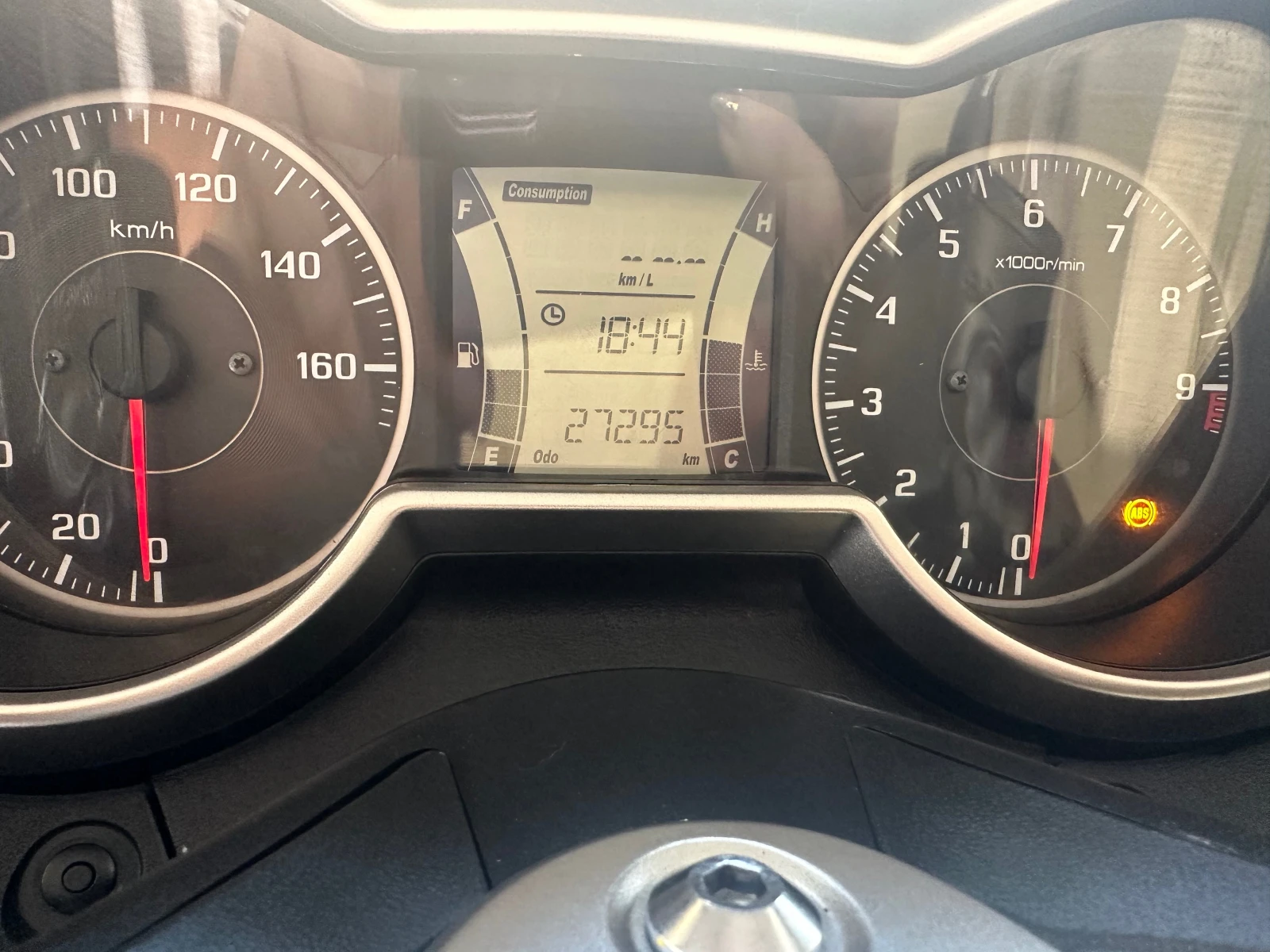 Yamaha X-max 300i ABS/ТС/LED 06.2017г. - изображение 2