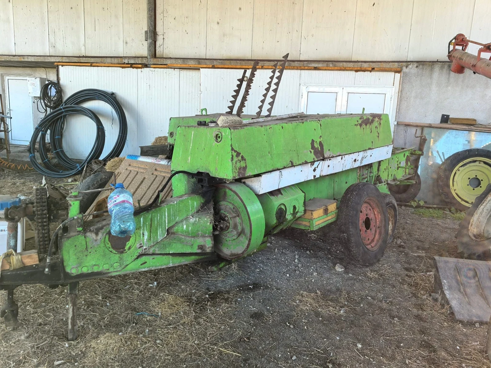 Сламопреса и сеносъбирач Paksan