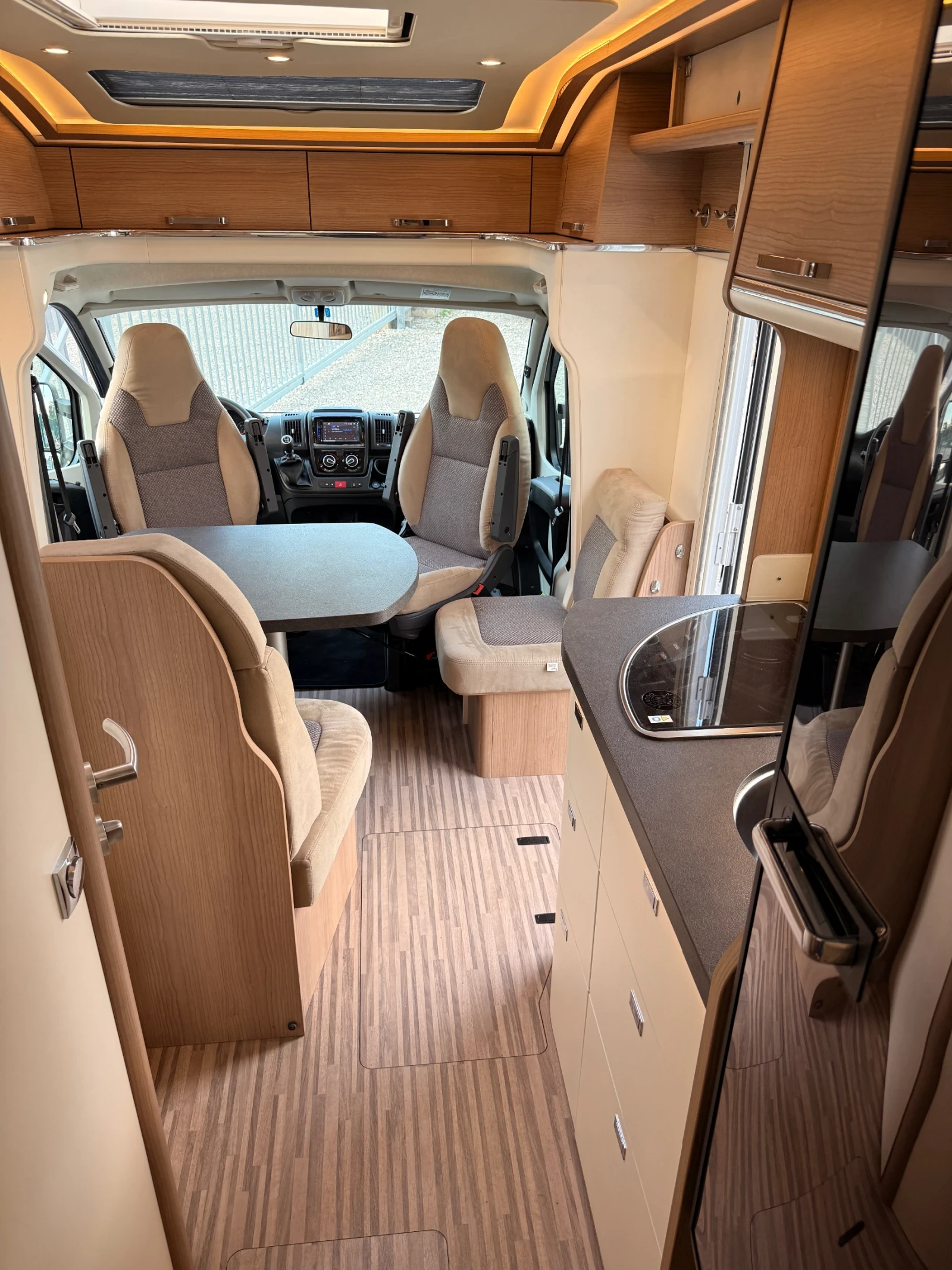 Кемпер Carthago T430 Malibu, снимка 7 - Каравани и кемпери - 56023169