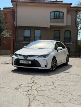 Toyota Corolla 1.8 Hybrid Luxury 89х.км. Първи собственик!, снимка 1